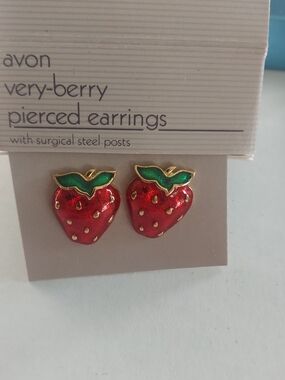 Vintage Avon Very-Berry Strawberry Pierced Earrings - Red & Green